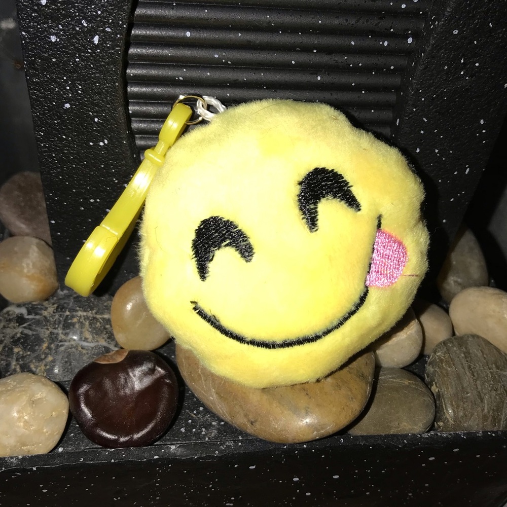 😋 Emoji Plush Keychain